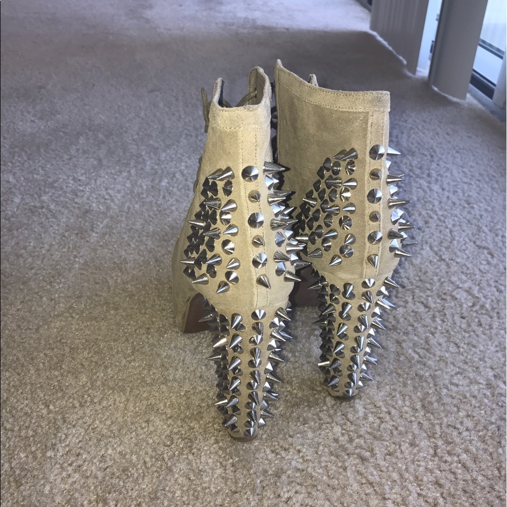 Jeffrey Campbell Tan Suede Lace-Up Platform Boot with Silver Spikes - Picture 3 of 4